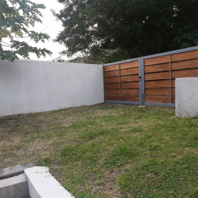 Lnd Apartments - Le Morne - One Bedroom Ла-Голет Экстерьер фото